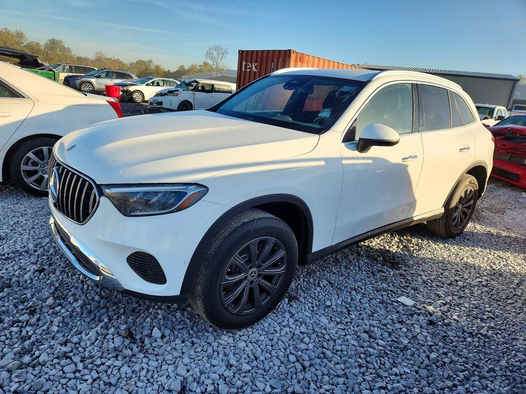 منظر 2024 MERCEDES-BENZ GLC 300 4MATIC، زاوية 1