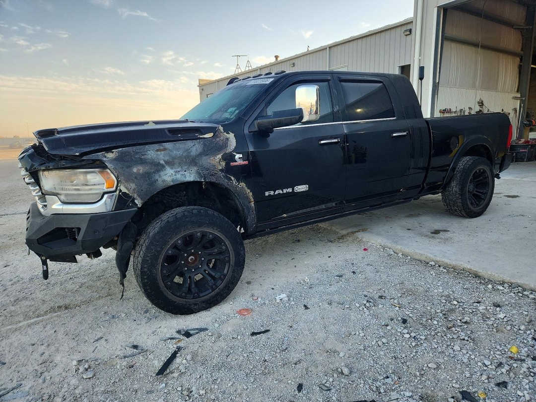 Вид 2022 RAM 2500 LONGHORN, угол 1