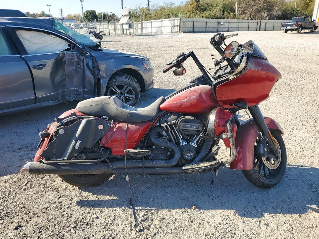 منظر 2018 HARLEY-DAVIDSON FLTRXS ROAD GLIDE SPECIAL، زاوية 1