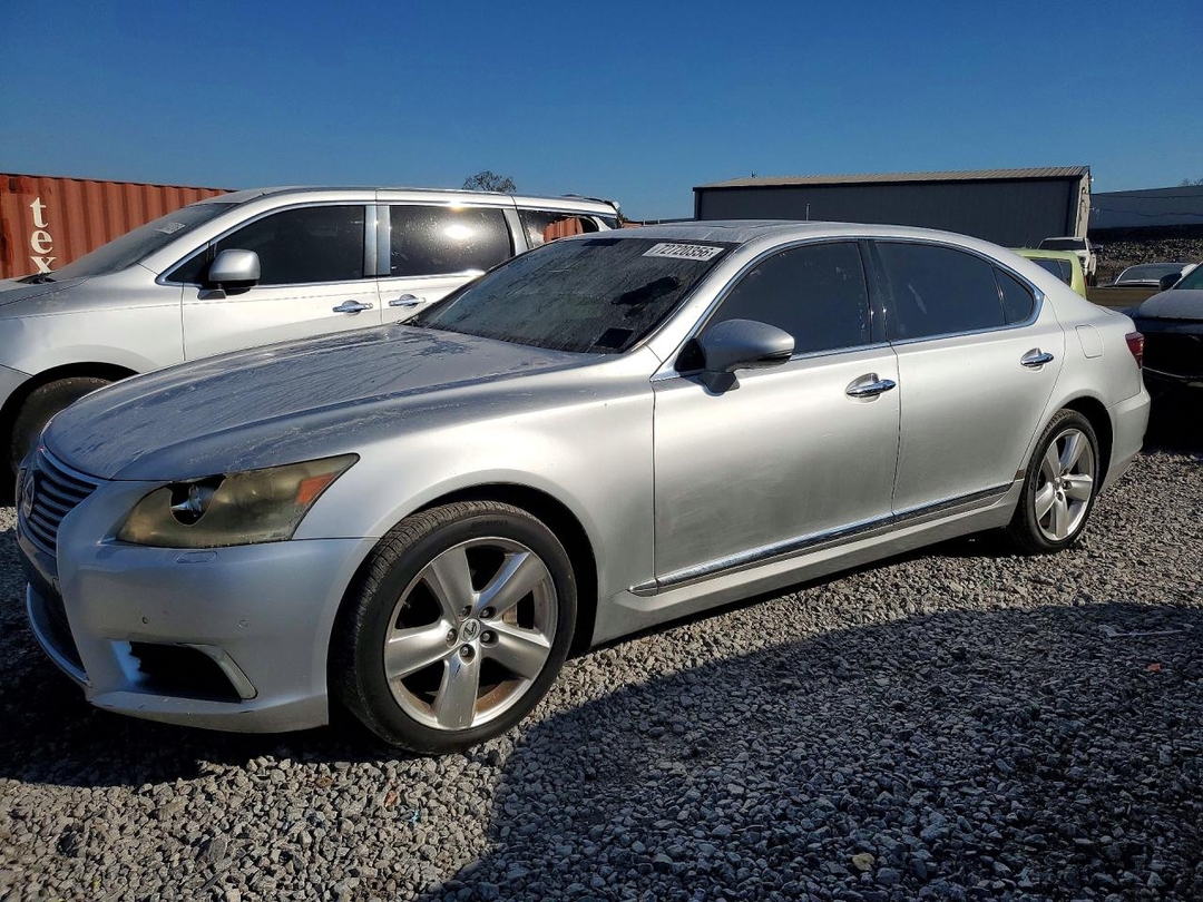Вид 2013 LEXUS LS 460L, угол 1