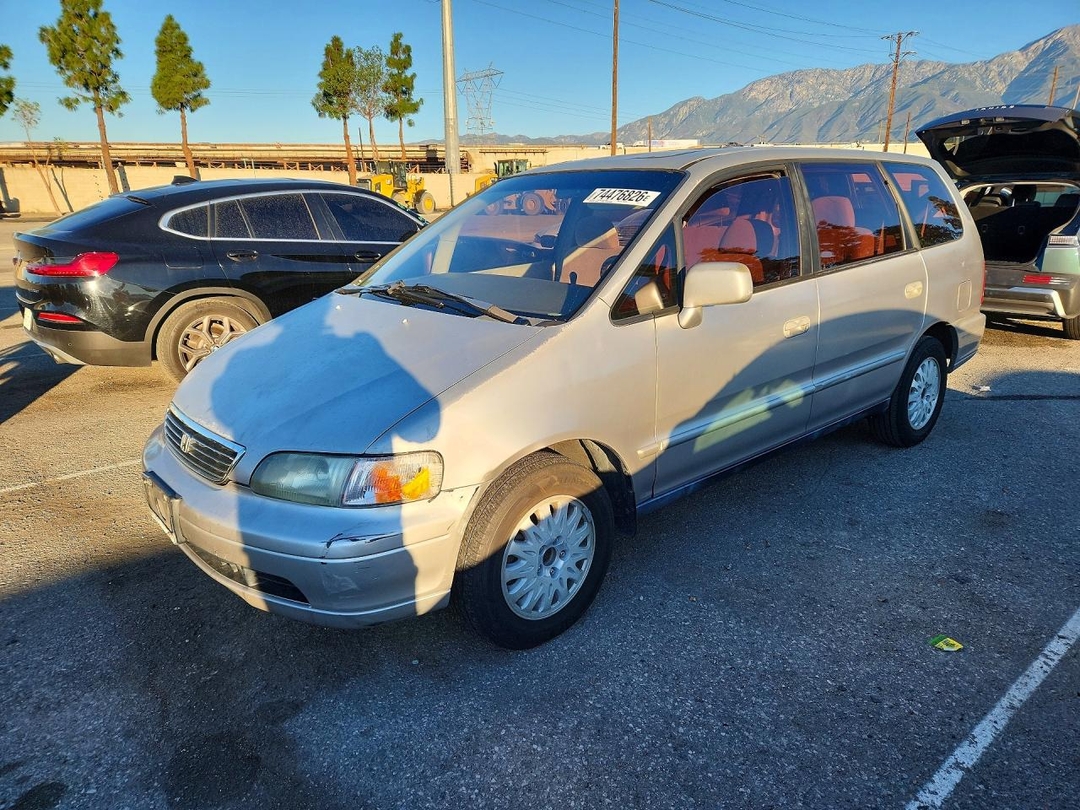 Vue de 1997 HONDA ODYSSEY EX, angle 1