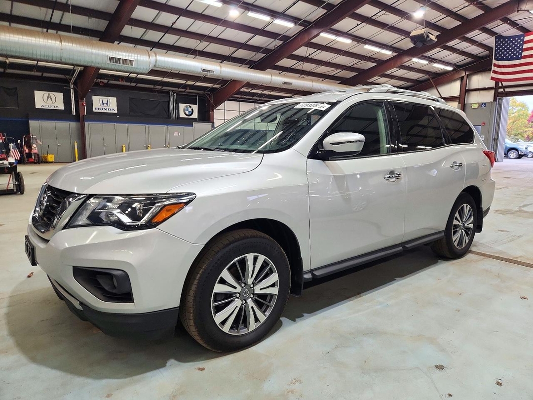 Vedere 2020 NISSAN PATHFINDER SV, unghi 1