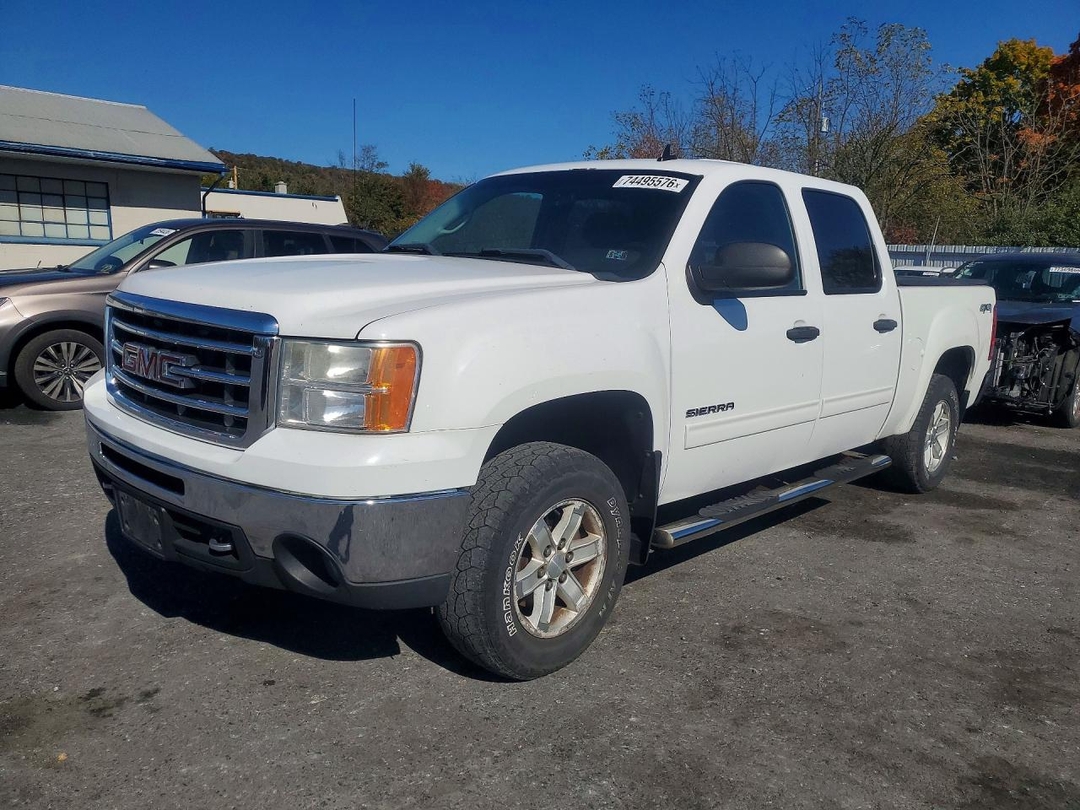 منظر 2013 GMC SIERRA K1500 SLE، زاوية 1
