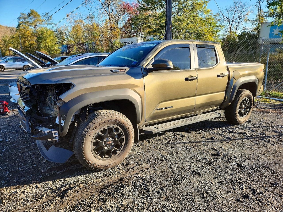 منظر 2025 TOYOTA TACOMA TRD OFF-ROAD HV، زاوية 1
