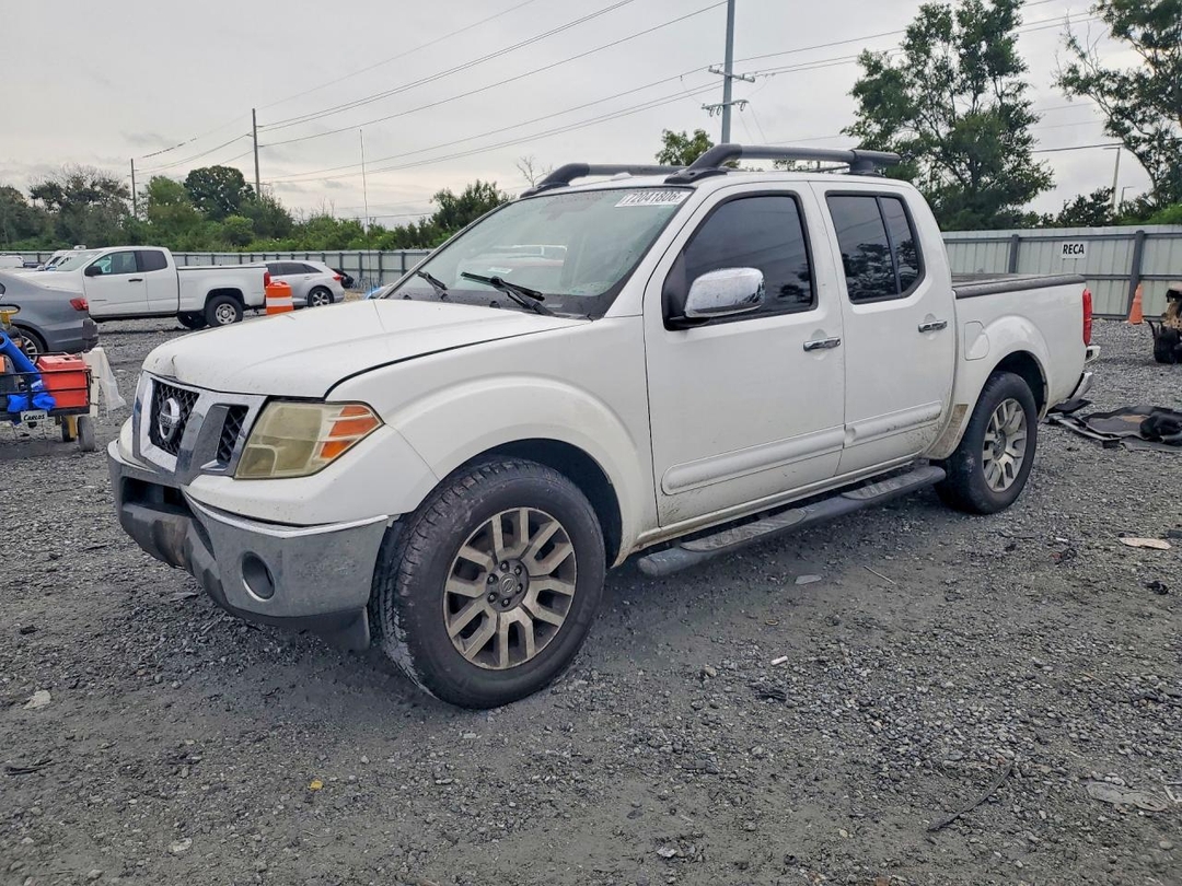 Вид 2010 NISSAN FRONTIER SE V6, угол 1