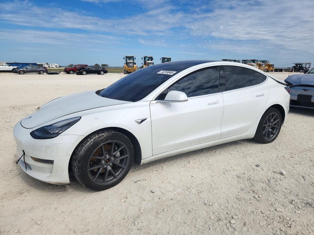 Vista de 2019 TESLA MODEL 3, ángulo 1