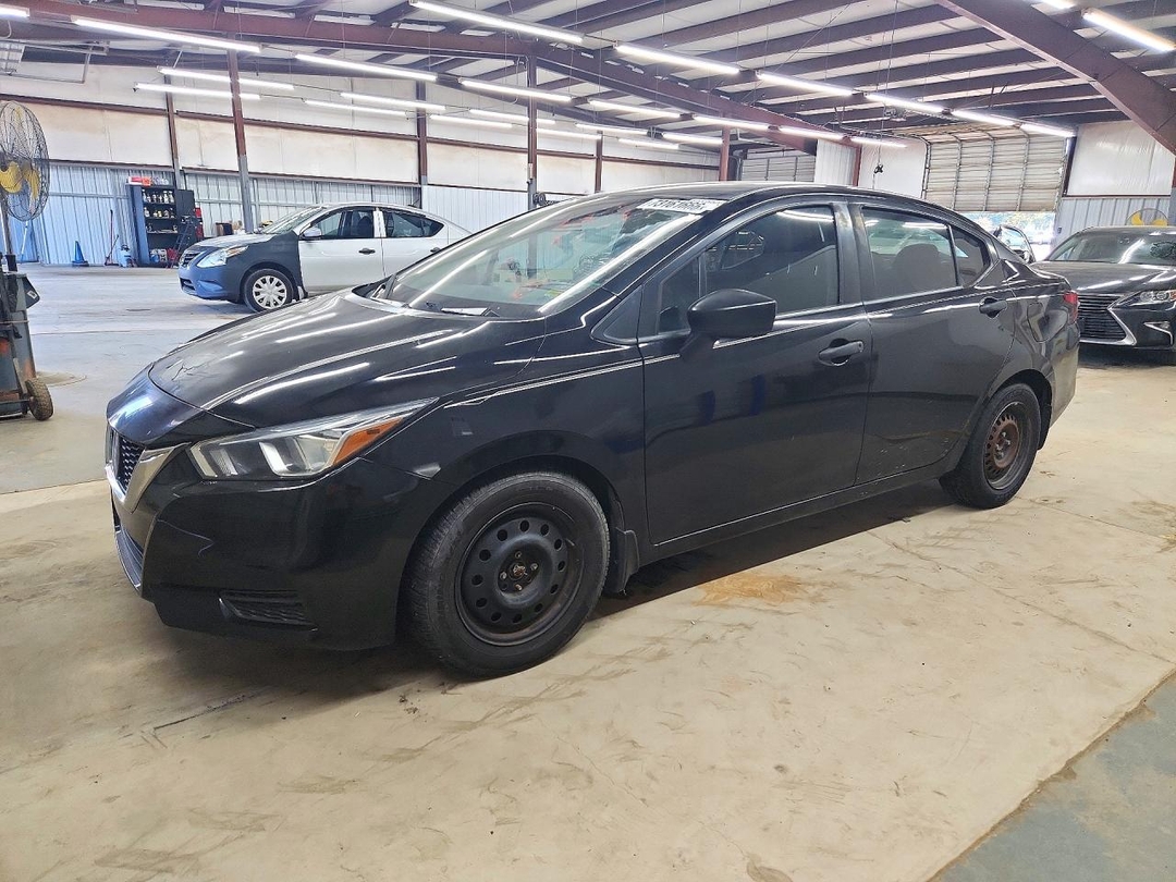 Vue de 2020 NISSAN VERSA S, angle 1