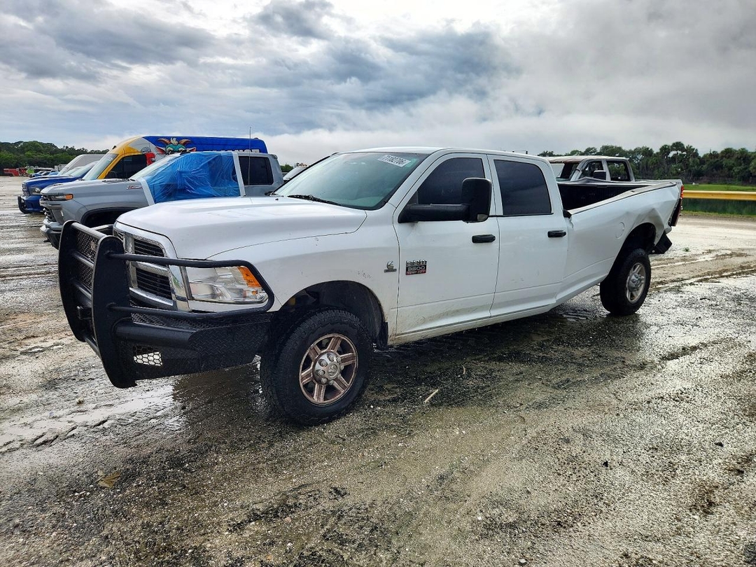 Vue de 2012 DODGE RAM 3500 ST, angle 1