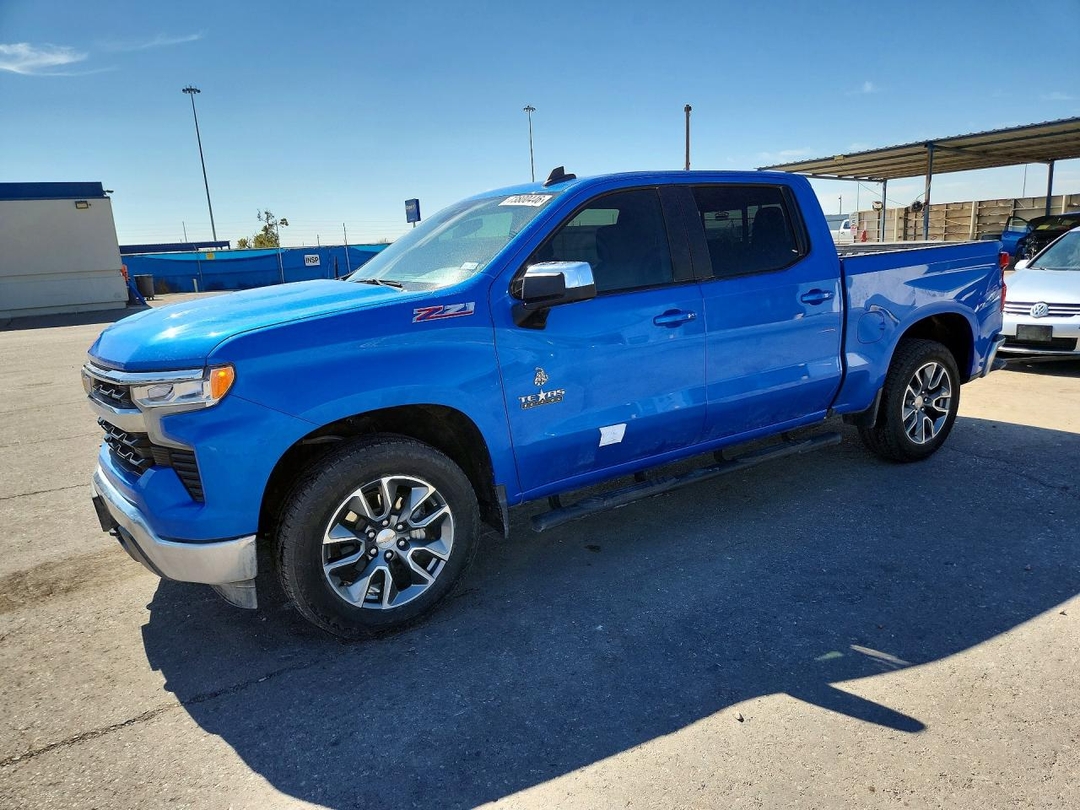 Vista de 2026 CHEVROLET SILVERADO K1500 LT, ángulo 1