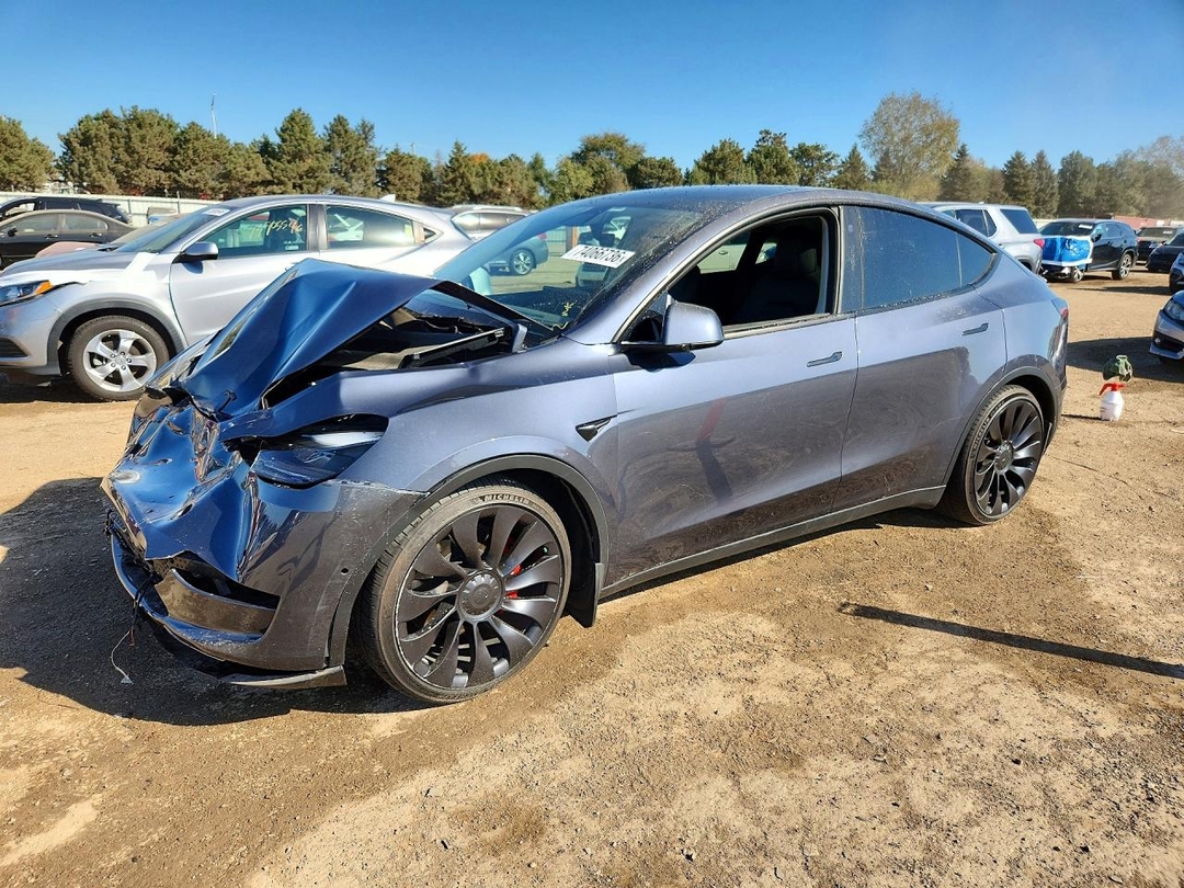 Vista de 2022 TESLA MODEL Y, ángulo 1