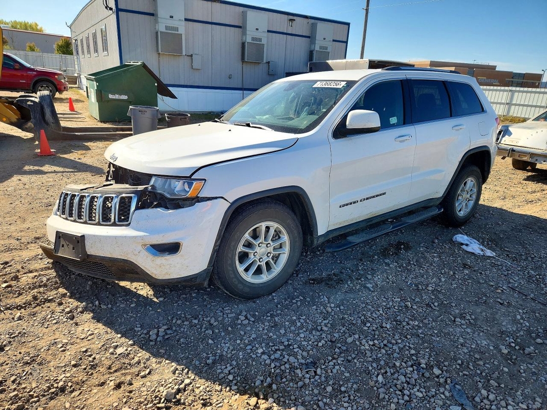 منظر 2018 JEEP GRAND CHEROKEE LAREDO، زاوية 1