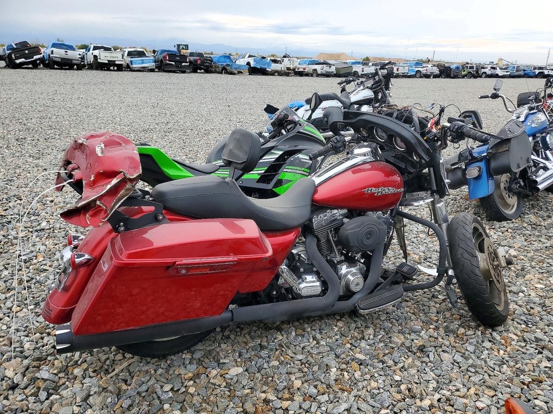 Vista de 2012 HARLEY-DAVIDSON FLHX STREET GLIDE, ángulo 1
