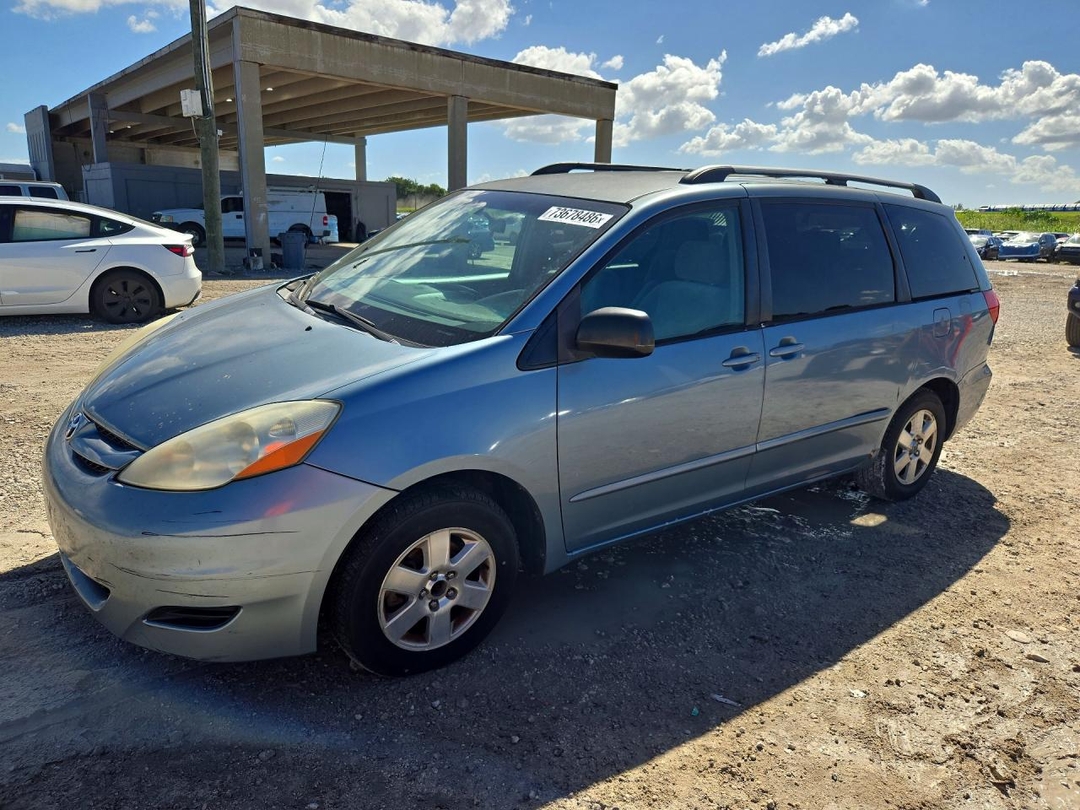 منظر 2008 TOYOTA SIENNA LE 8-PASSENGER، زاوية 1