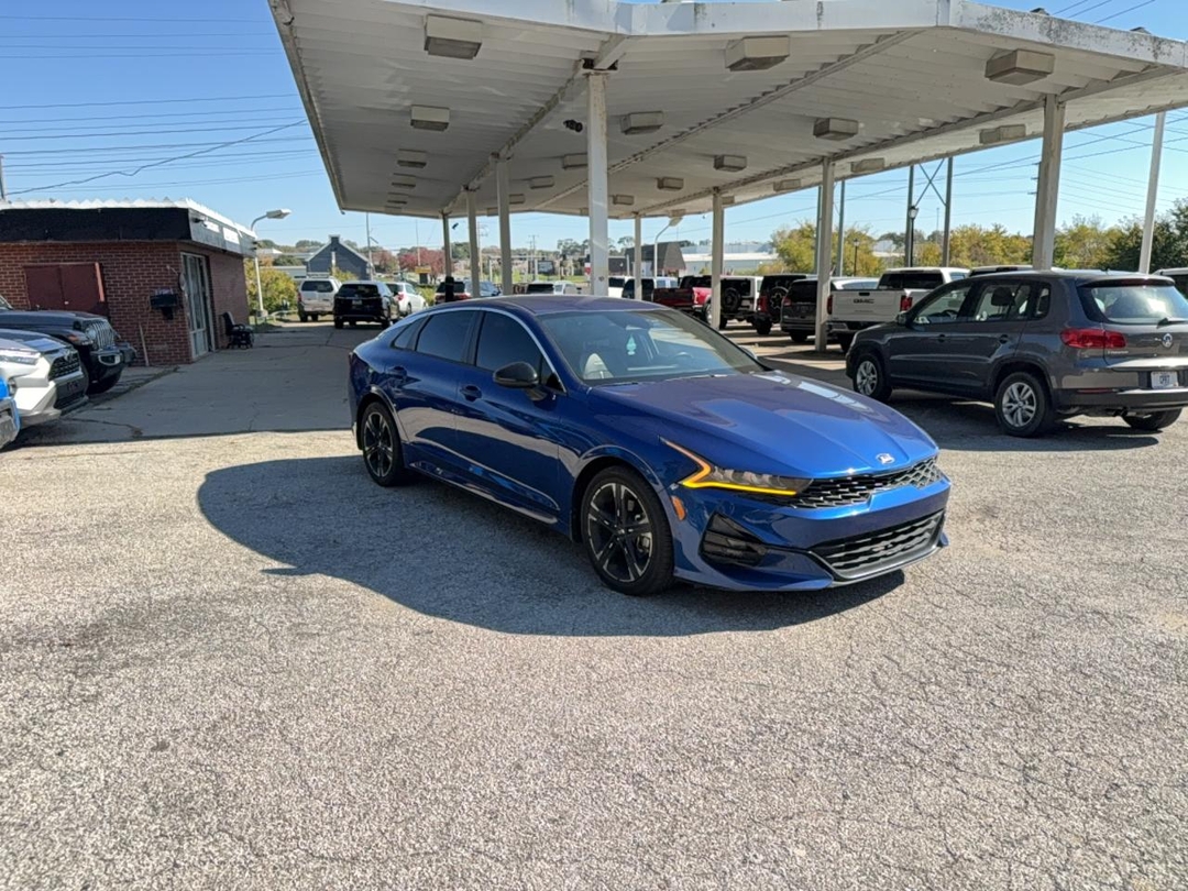 Vue de 2021 KIA K5 GT LINE, angle 1
