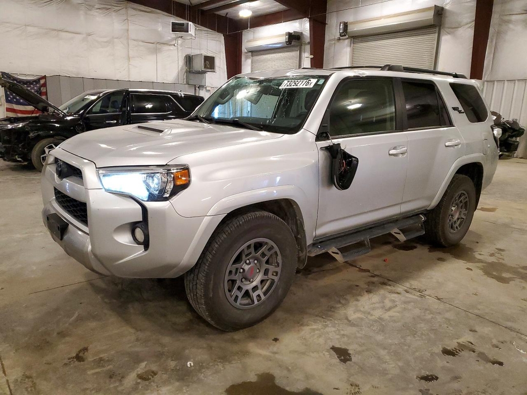 Vue de 2019 TOYOTA 4RUNNER TRD OFF-ROAD PREMIUM, angle 1