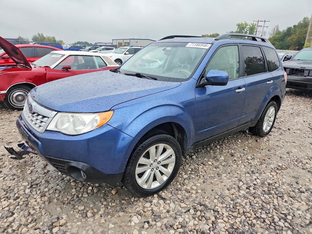 Vue de 2013 SUBARU FORESTER LIMITED, angle 1