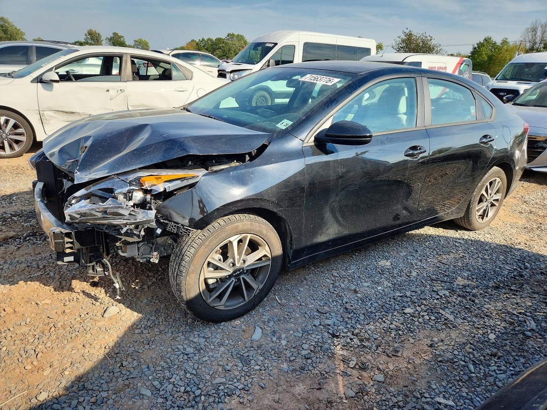 منظر 2023 KIA FORTE LXS، زاوية 1