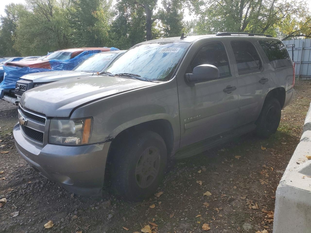 Vue de 2008 CHEVROLET TAHOE K1500, angle 1