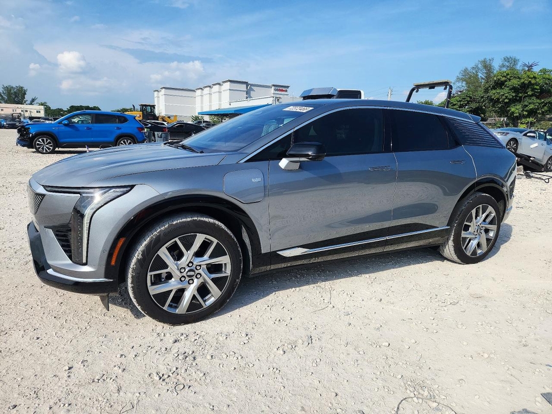 منظر 2025 CADILLAC OPTIQ LUXURY، زاوية 1