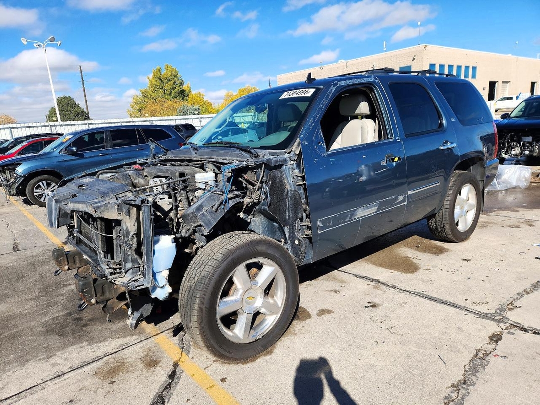 Вид 2009 CHEVROLET TAHOE K1500 LTZ, угол 1