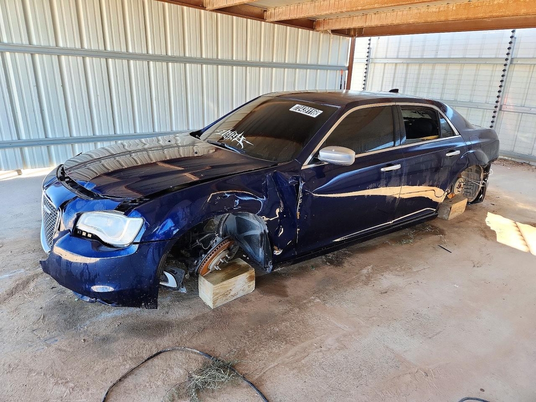 Vue de 2016 CHRYSLER 300C PLATINUM, angle 1