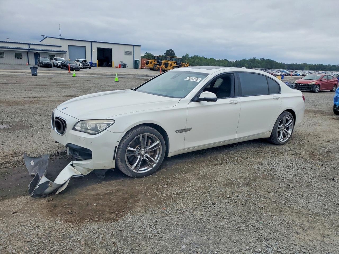 Vista de 2015 BMW 750 LI, ángulo 1