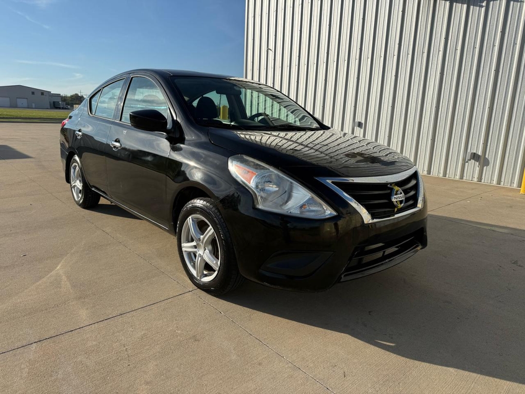 منظر 2016 NISSAN VERSA 1.6 SV، زاوية 1