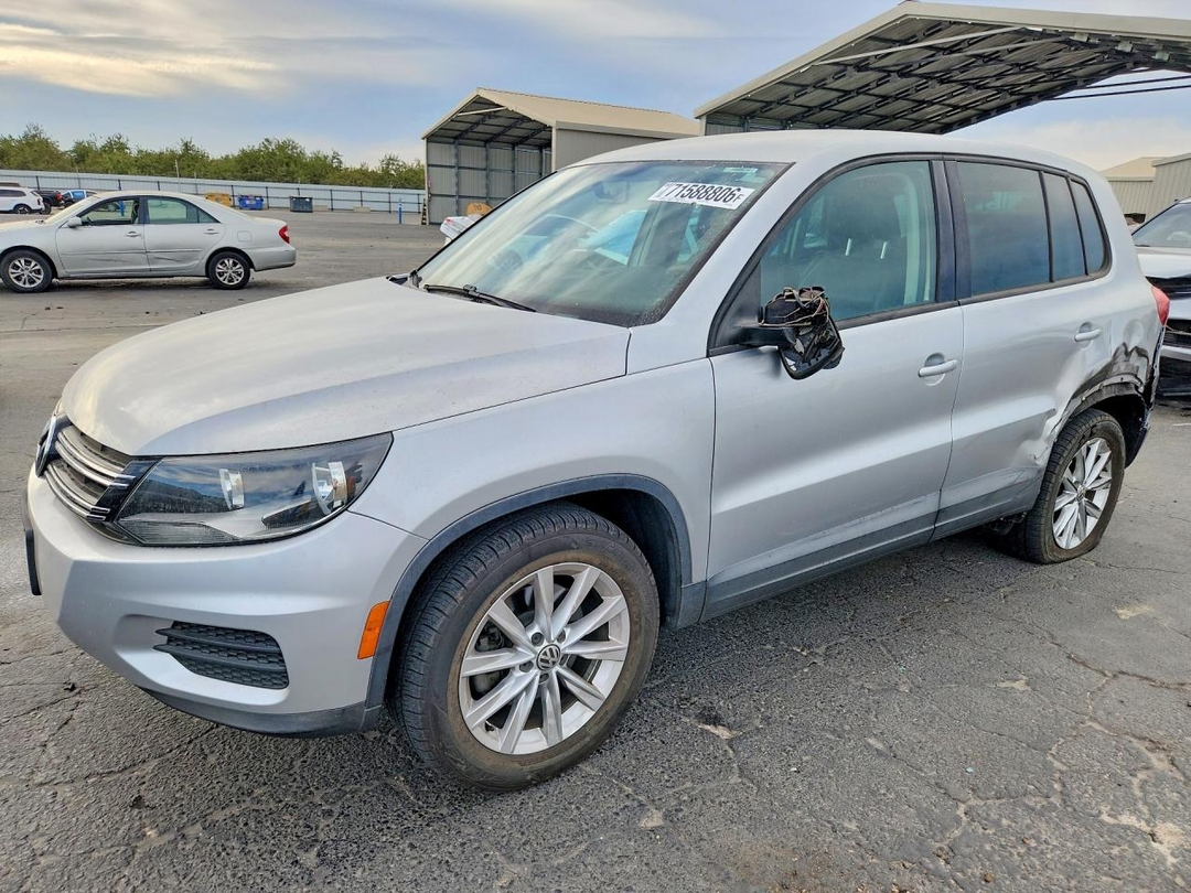 منظر 2014 VOLKSWAGEN TIGUAN S، زاوية 1
