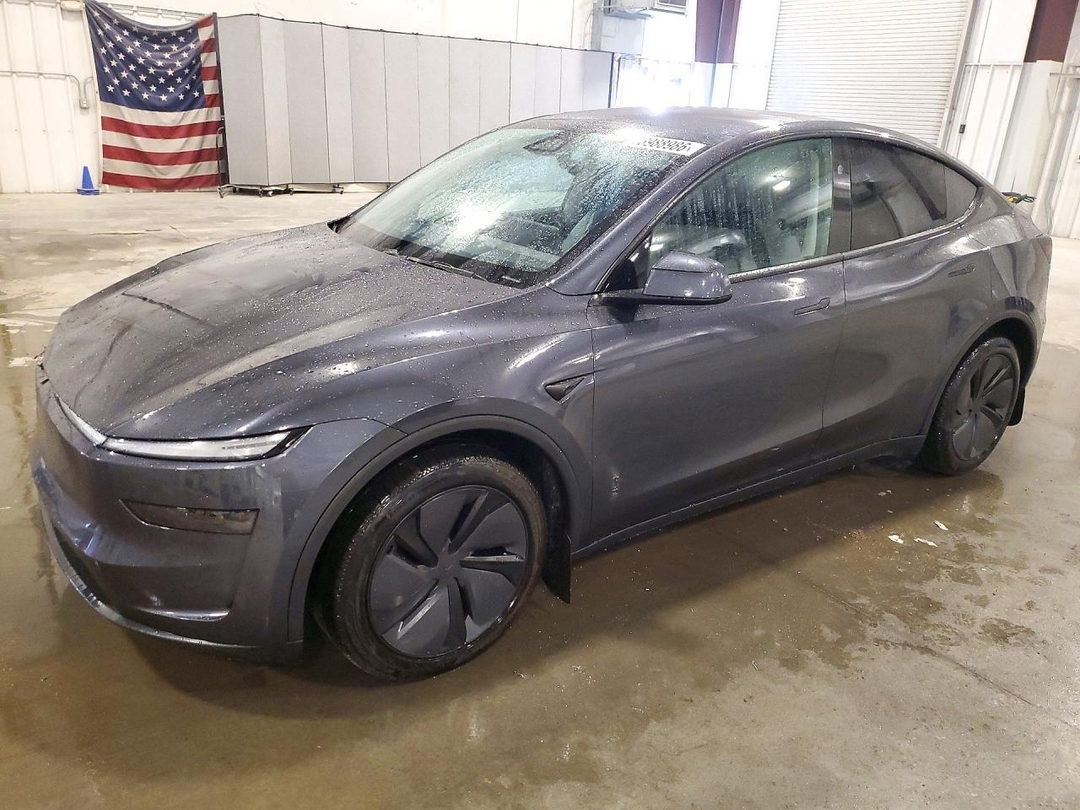Вид 2026 TESLA MODEL Y, угол 1