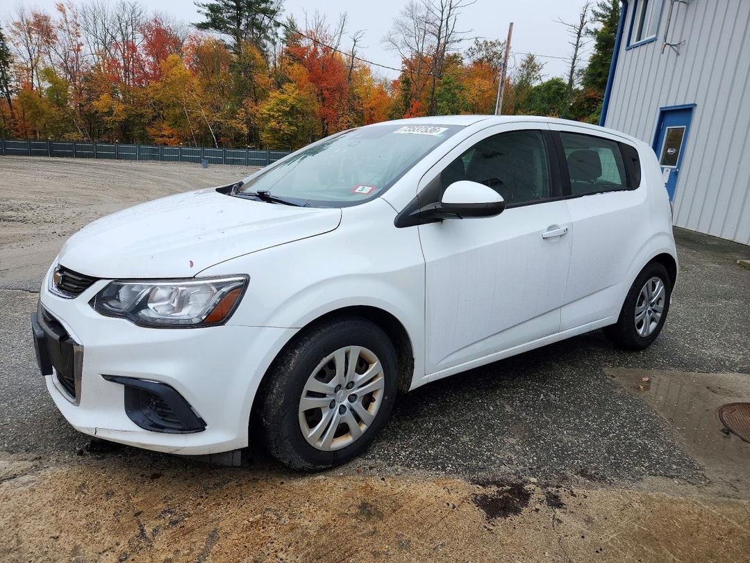 منظر 2020 CHEVROLET SONIC، زاوية 1