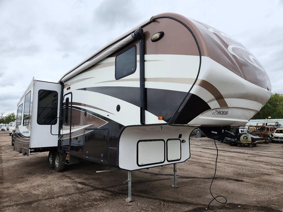 Вид 2013 CROSS ROADS CRUISER CAMPER, угол 1