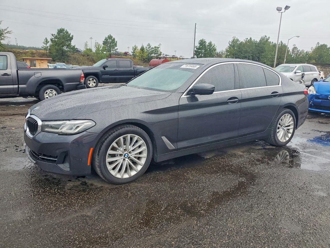 Vue de 2021 BMW 530 XI, angle 1