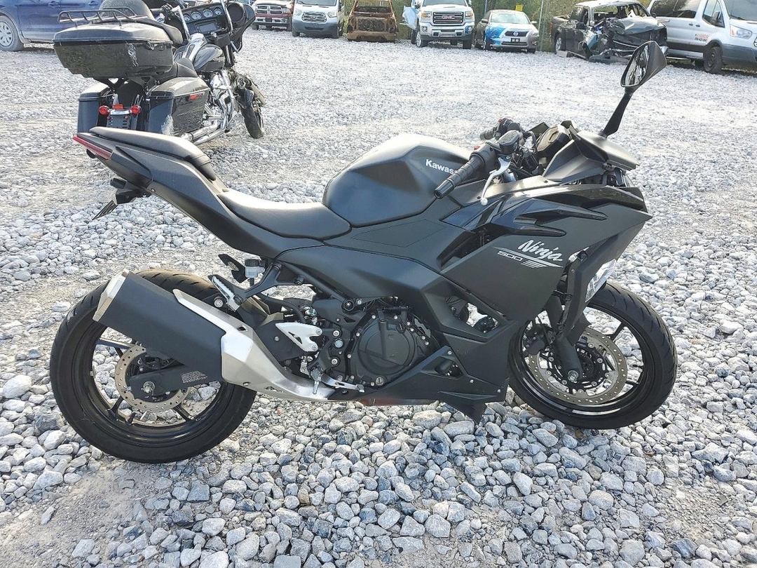 Vue de 2026 KAWASAKI EX500, angle 1