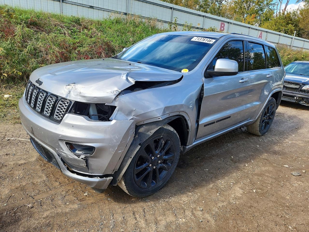Vista de 2017 JEEP GRAND CHEROKEE LAREDO, ángulo 1