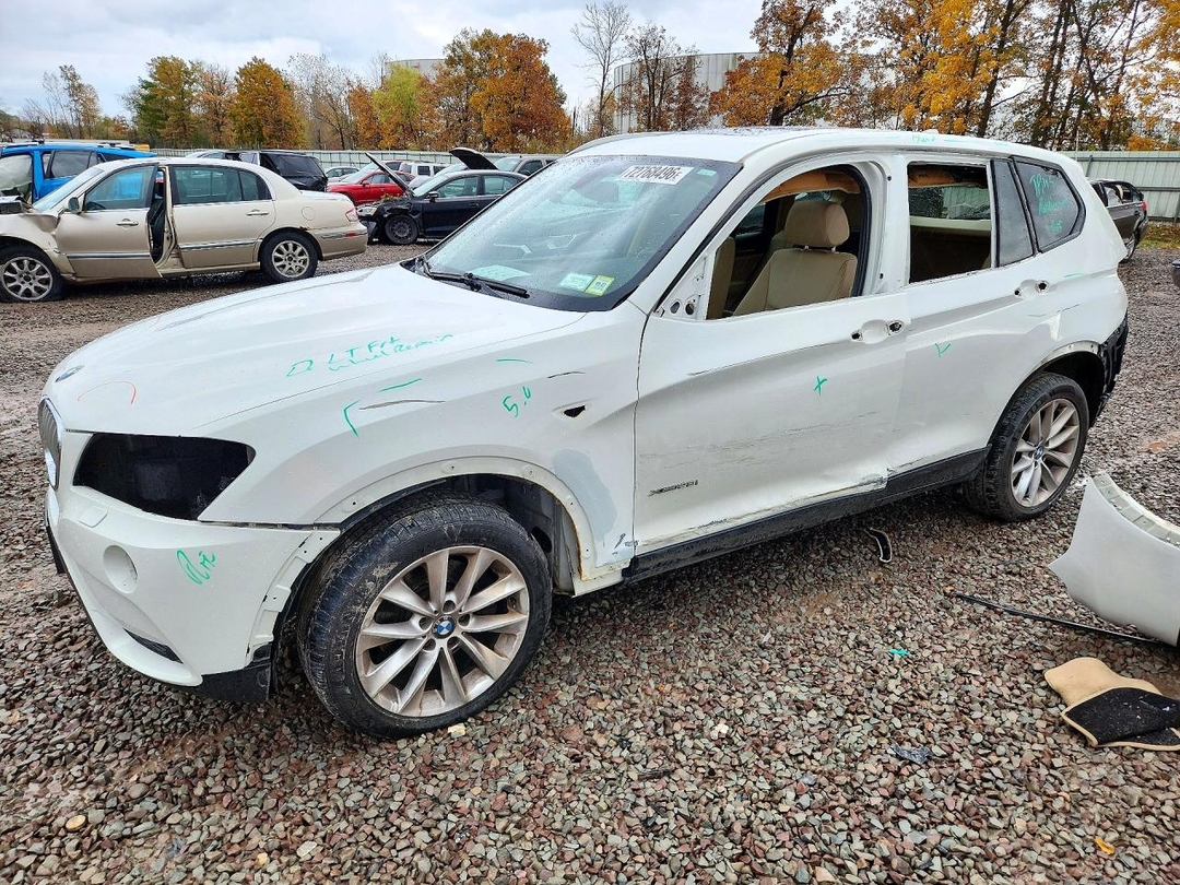 Vue de 2014 BMW X3 XDRIVE28I, angle 1