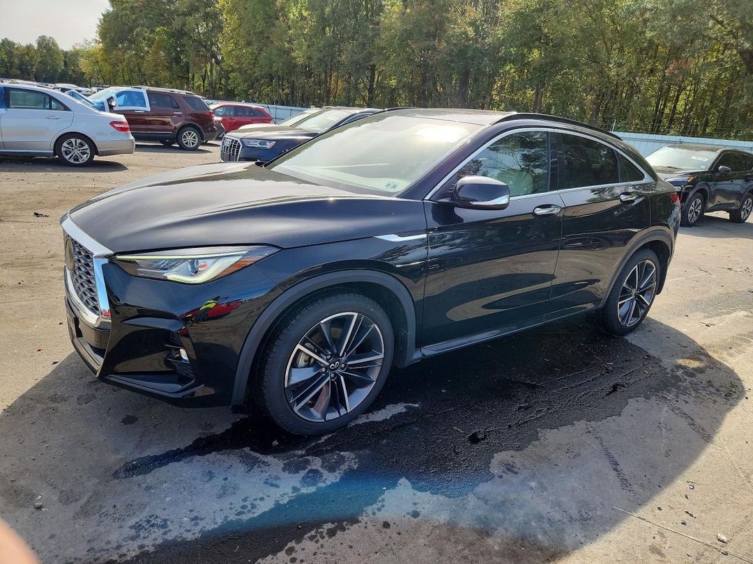 منظر 2023 INFINITI QX55 LUXE، زاوية 1
