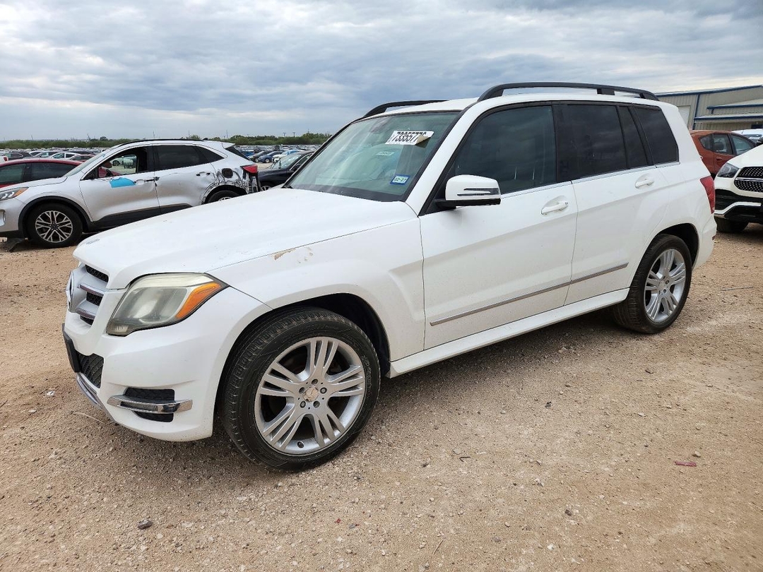 Vue de 2014 MERCEDES-BENZ GLK 350, angle 1