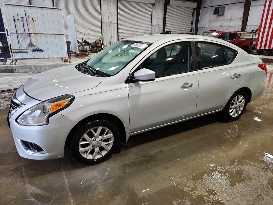 Вид 2017 NISSAN VERSA 1.6 S, угол 1