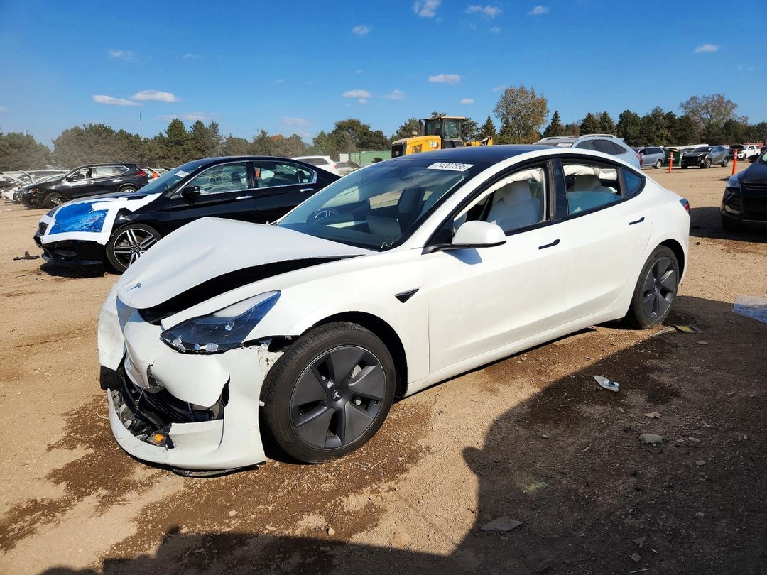 Vue de 2023 TESLA MODEL 3, angle 1
