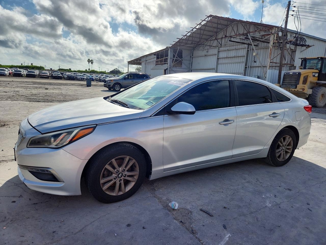 Вид 2015 HYUNDAI SONATA SE, угол 1