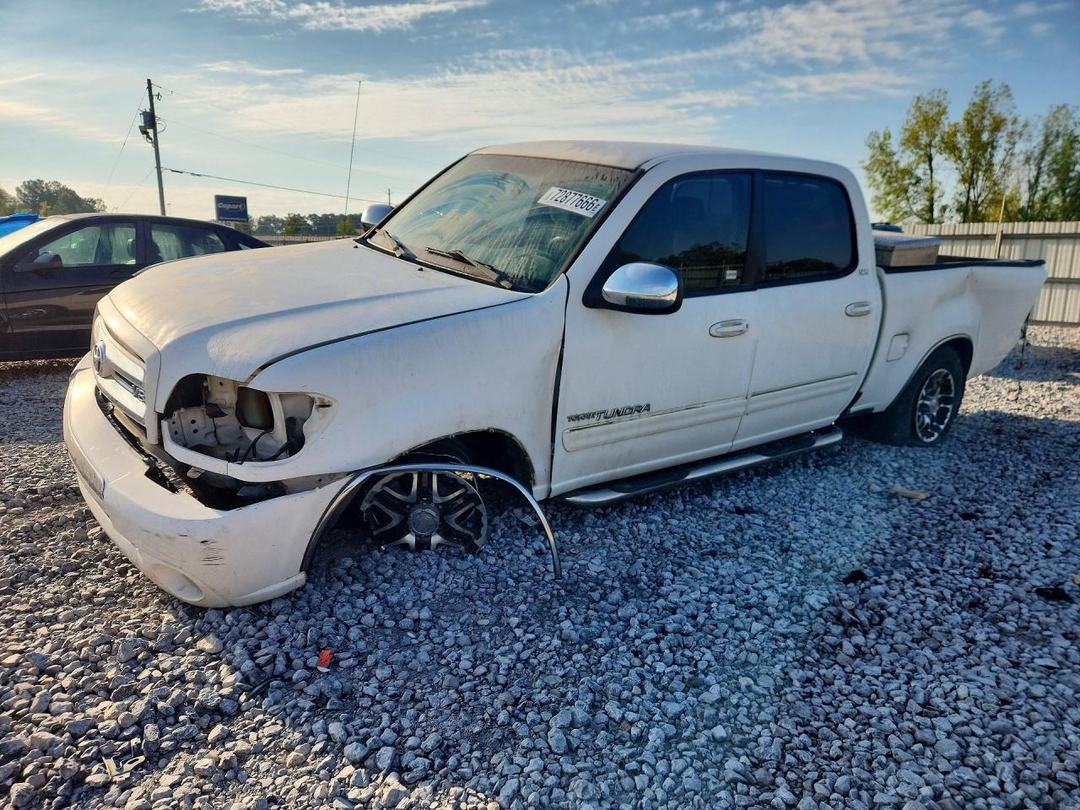Vue de 2006 TOYOTA TUNDRA DOUBLE CAB SR5, angle 1