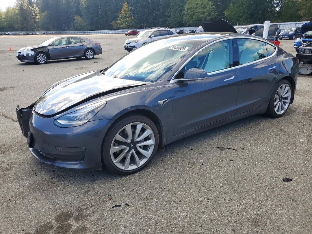 Vue de 2019 TESLA MODEL 3, angle 1