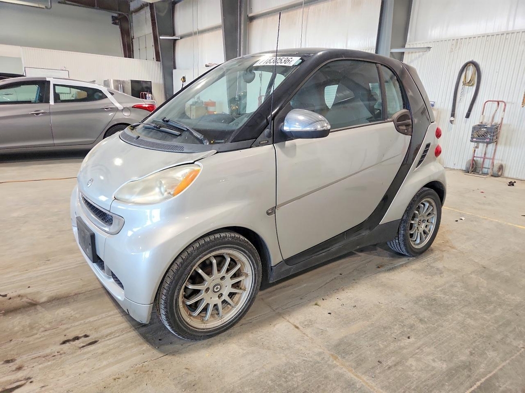 Vue de 2011 SMART FORTWO PURE, angle 1