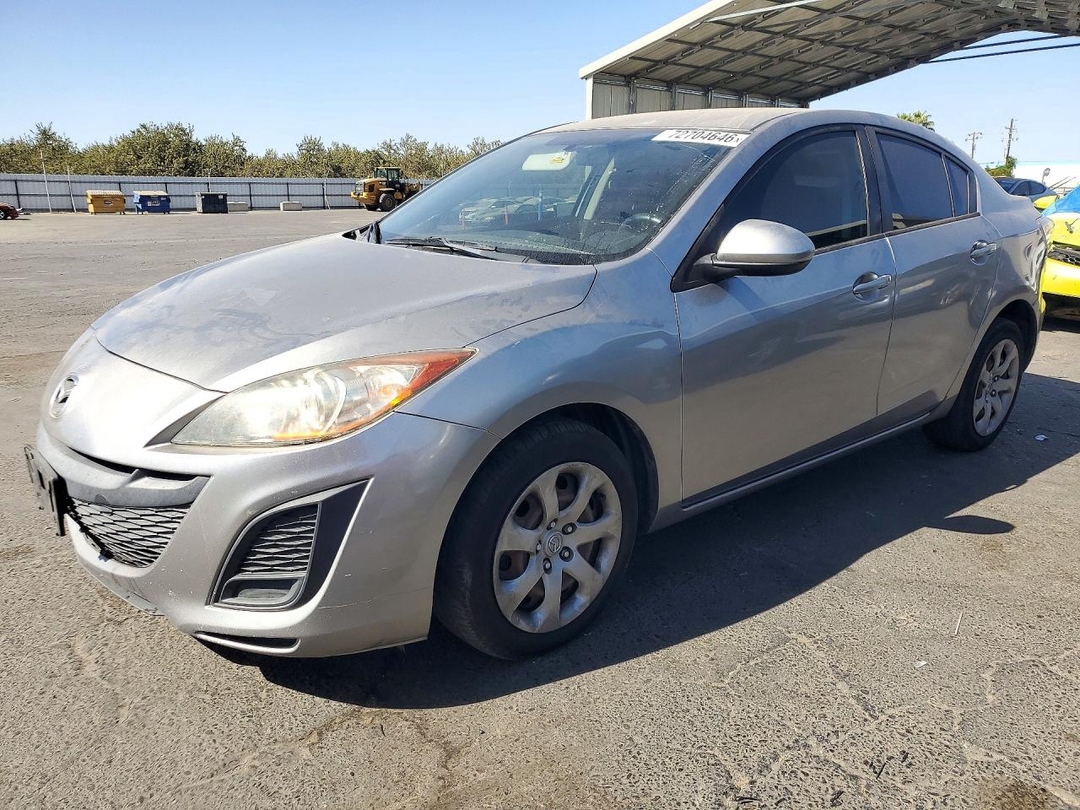 Vue de 2010 MAZDA 3 I, angle 1