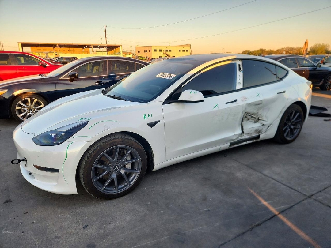 منظر 2023 TESLA MODEL 3، زاوية 1
