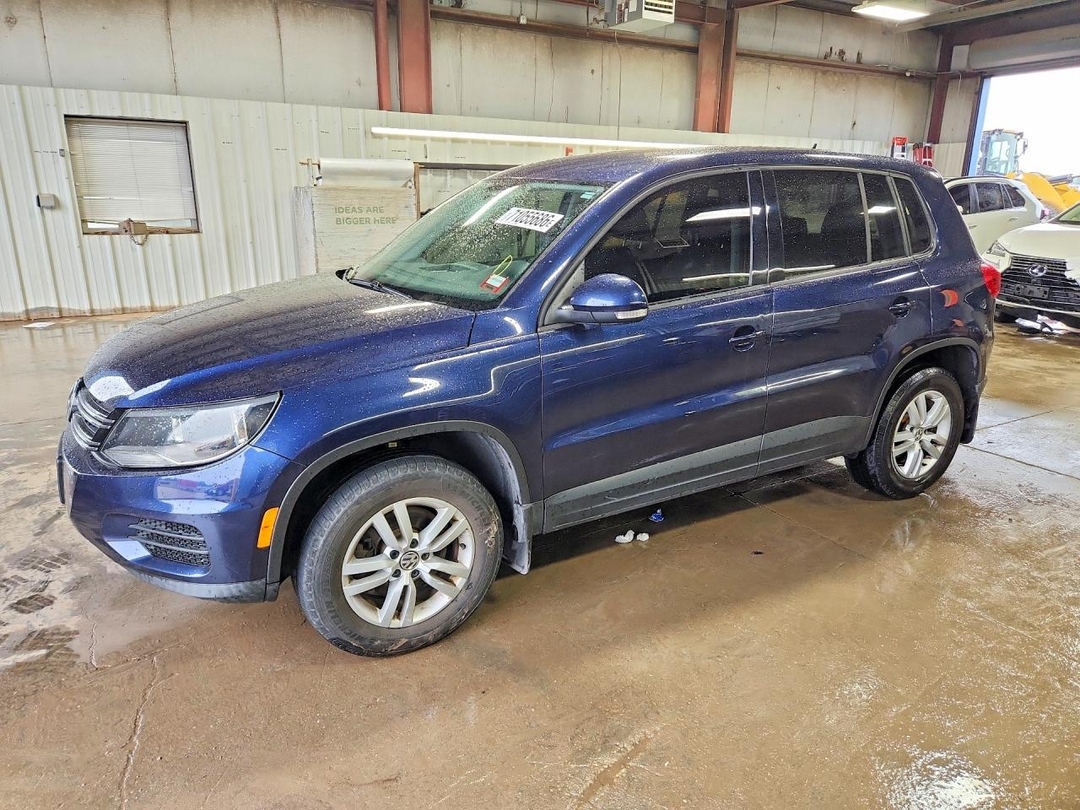 منظر 2013 VOLKSWAGEN TIGUAN S، زاوية 1