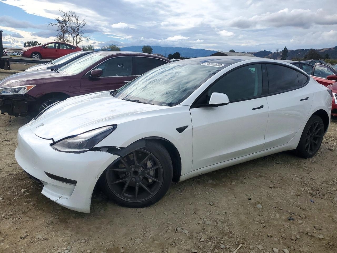 Vista de 2022 TESLA MODEL 3, ángulo 1