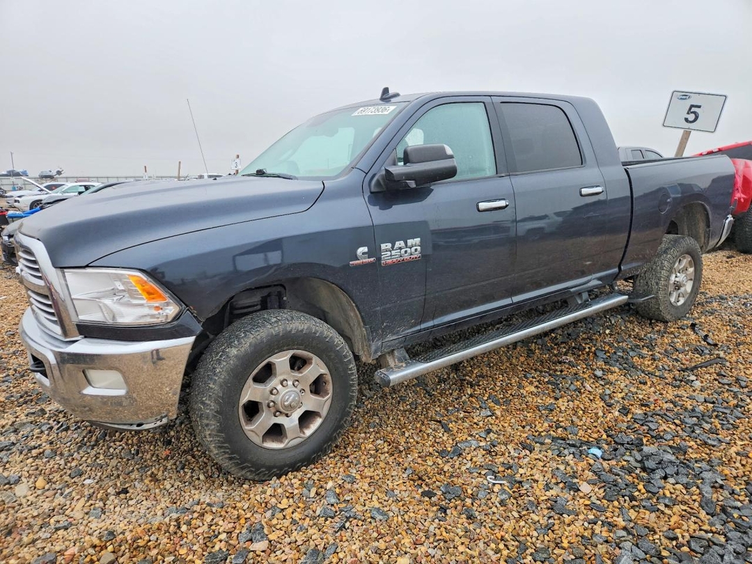 Вид 2018 RAM 2500 SLT, угол 1