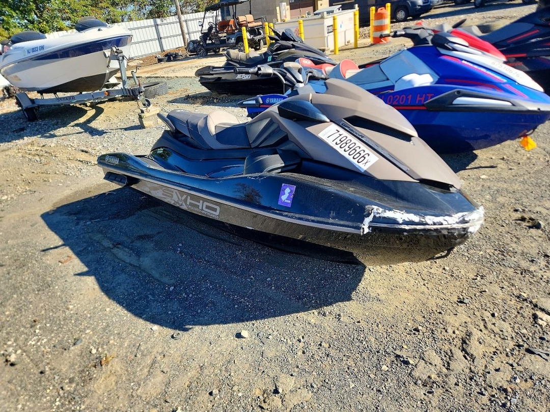Vista de 2022 YAMAHA SVHO JET SKI, ángulo 1