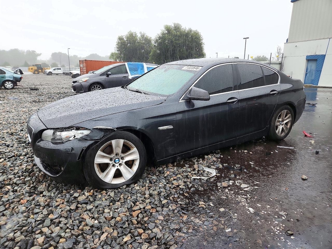 Vista de 2013 BMW 528 I, ángulo 1